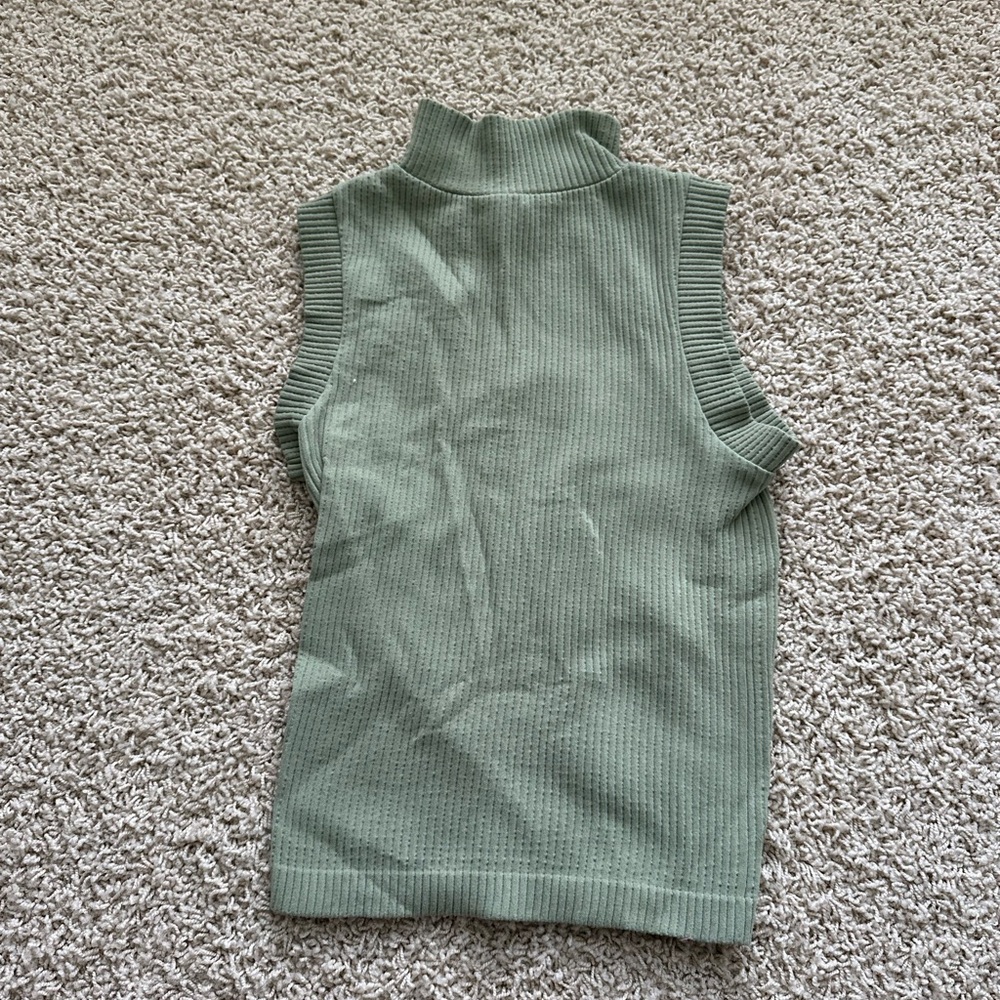 Ribbed Mock Neck Tanktop